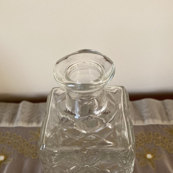 Vintage Decor Liquor Cut Glass Decanter Wine Bottle Diamond Pattern - Picture 4 of 7